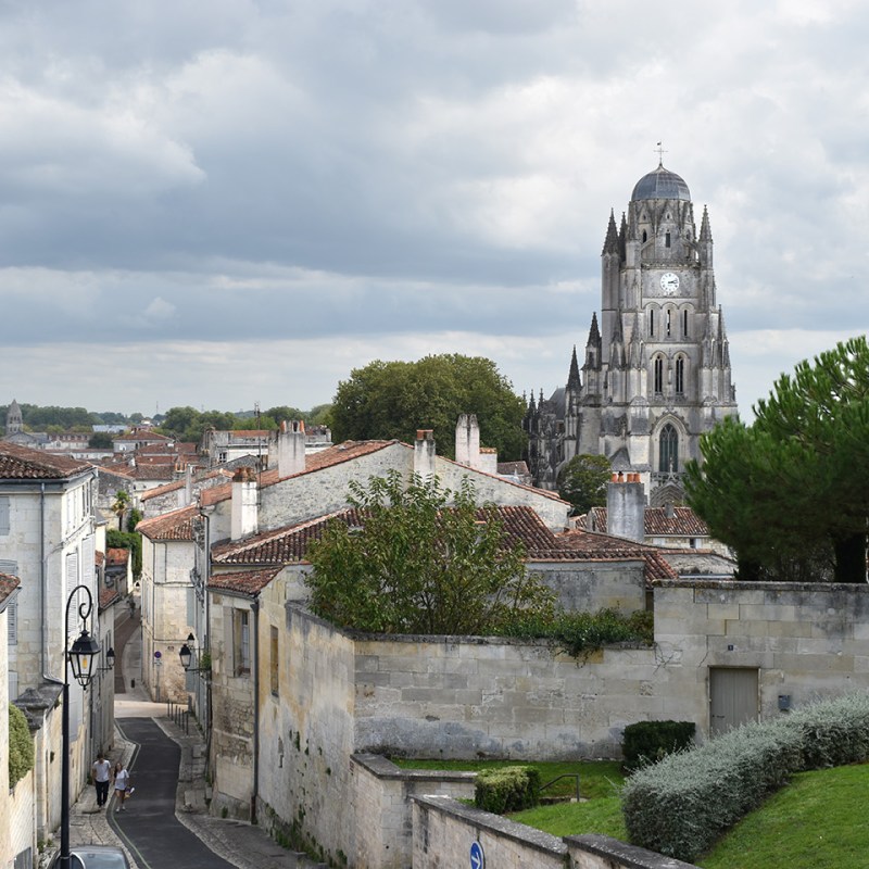 Saintes, Saint-Césaire